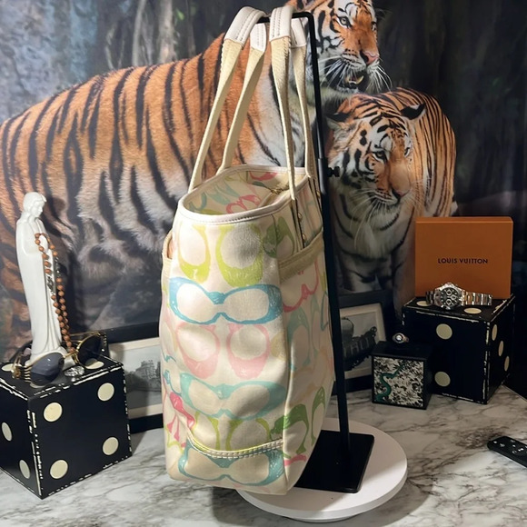 COACH Hampton Vintage Scribbles Handbag/Tote - Picture 2 of 16